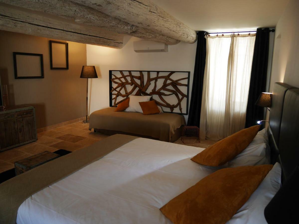 Mas Du Grand Bordes Bed & Breakfast Saint-Laurent-d'Aigouze Exterior photo