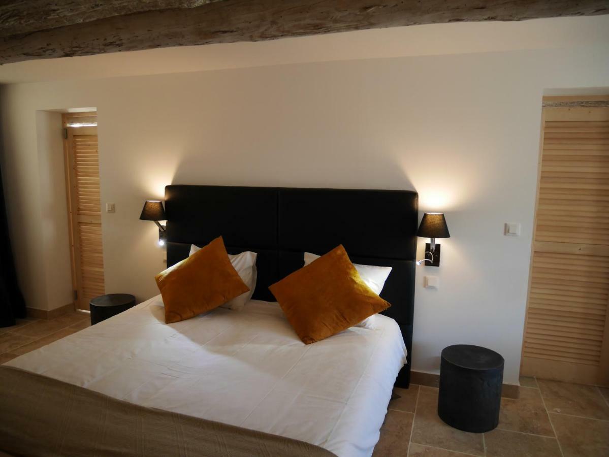 Mas Du Grand Bordes Bed & Breakfast Saint-Laurent-d'Aigouze Exterior photo